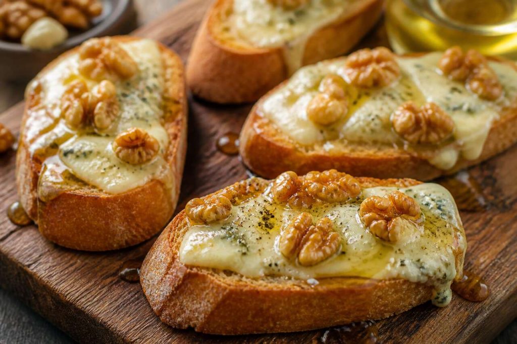 Crostini au gorgonzola : recette simple et savoureuse