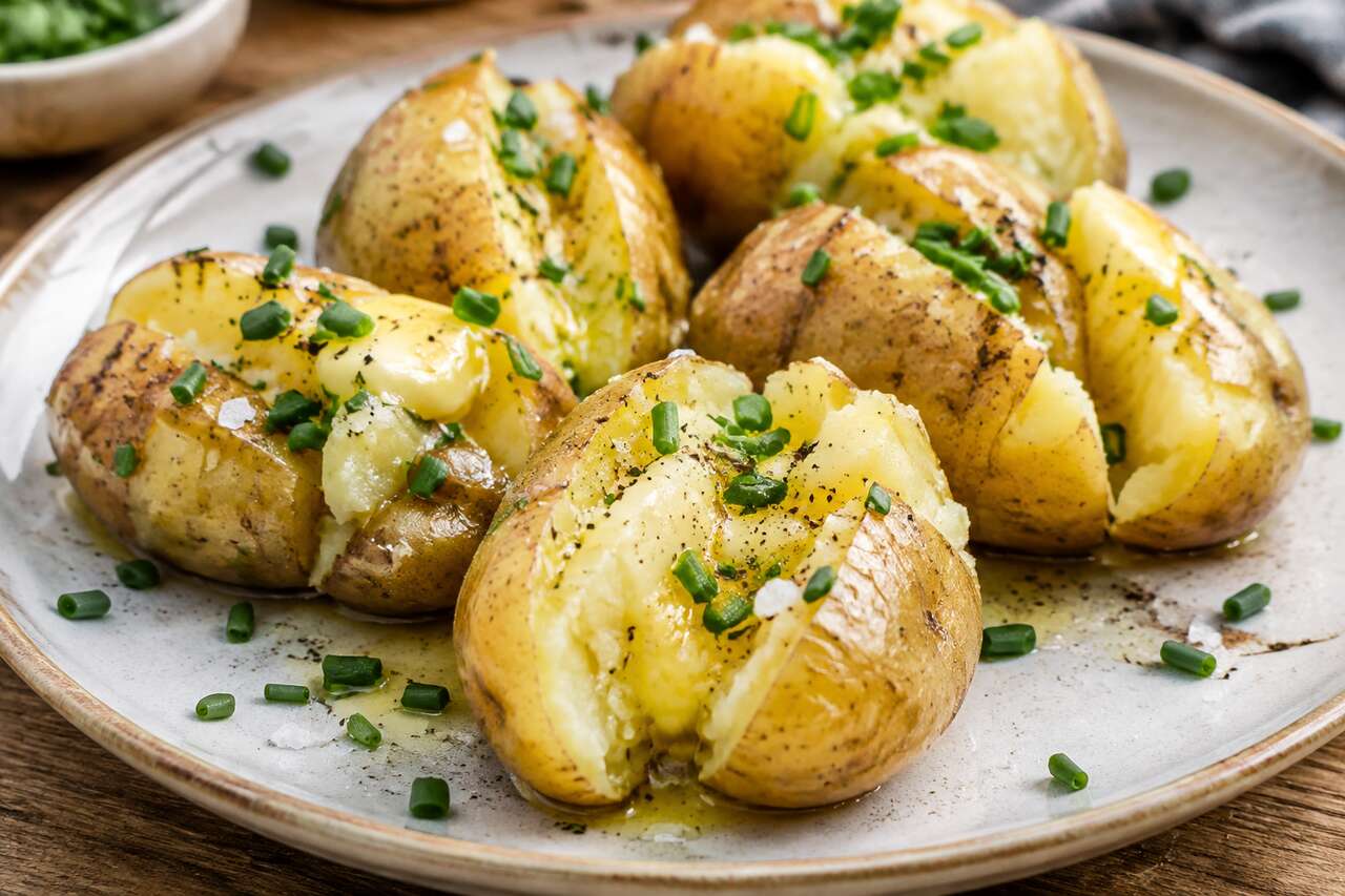 Pommes de terre en robe des champs : recette facile et savoureuse