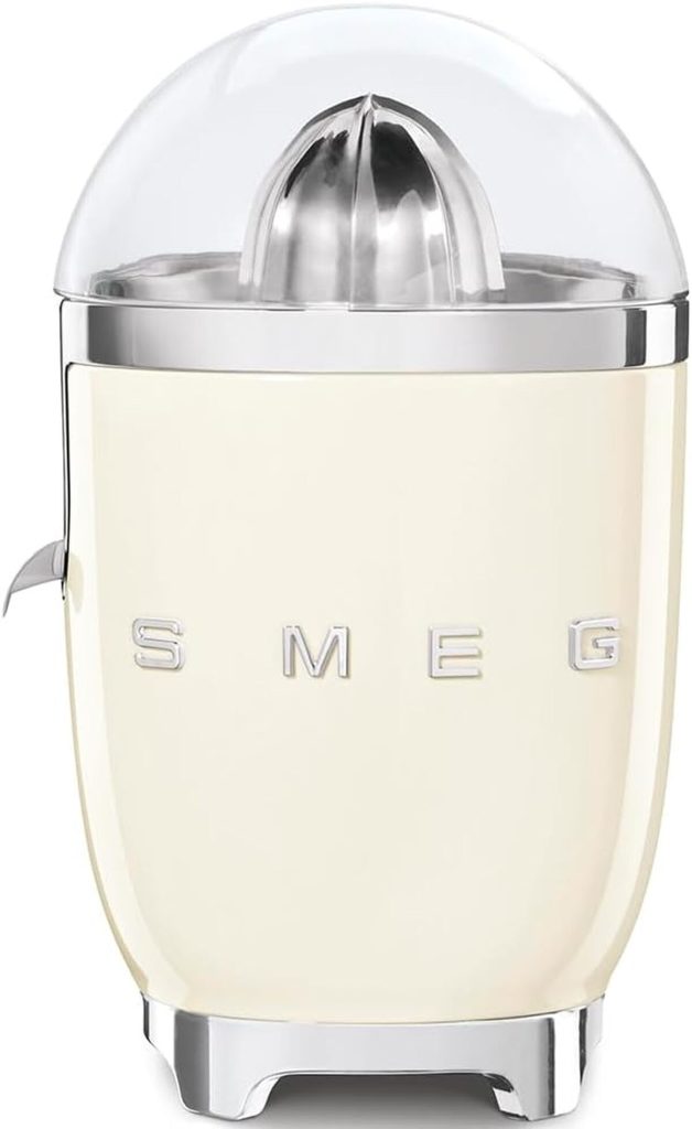 Test du presse-agrumes électrique Smeg CJF11CREU : efficacité et design élégant